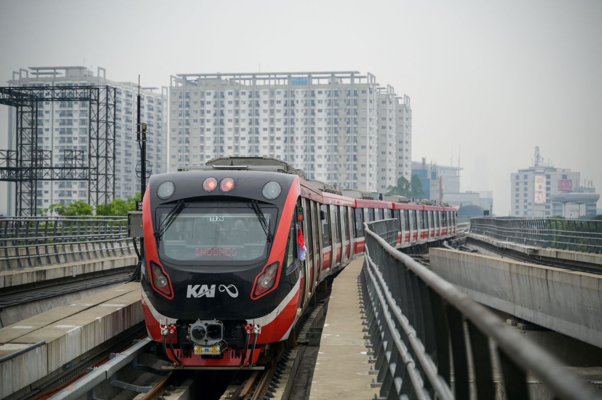 Newly Launched in Jakarta LRT Serves Over 30000 Daily Passengers indonesian