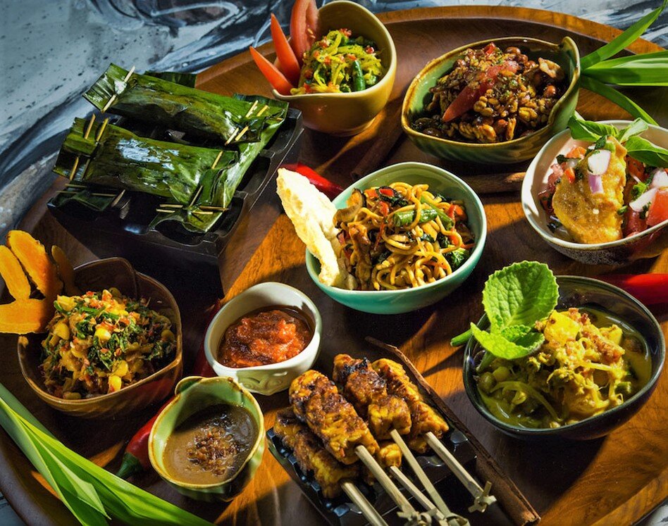 A Comprehensive Vegan Travel Guide to Indonesia: Exploring Vegan-Friendly Indonesian Food, Delicious Vegan Dishes, and Vegetarian Options in Bali, Jakarta, and Bandung